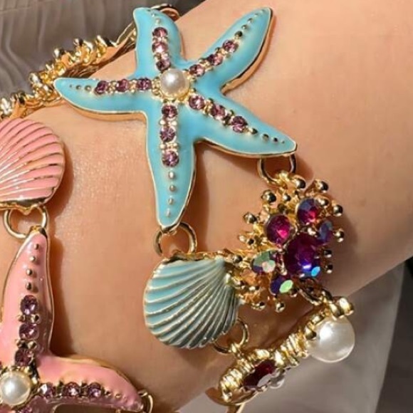 Blue Shell and Starfish Cubic Zirconia Bracelet - Picture 4 of 9